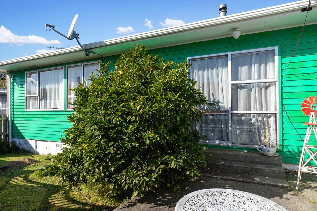 1/85 Main RD, Wainuiomata, Lower Hutt - Carousel 12