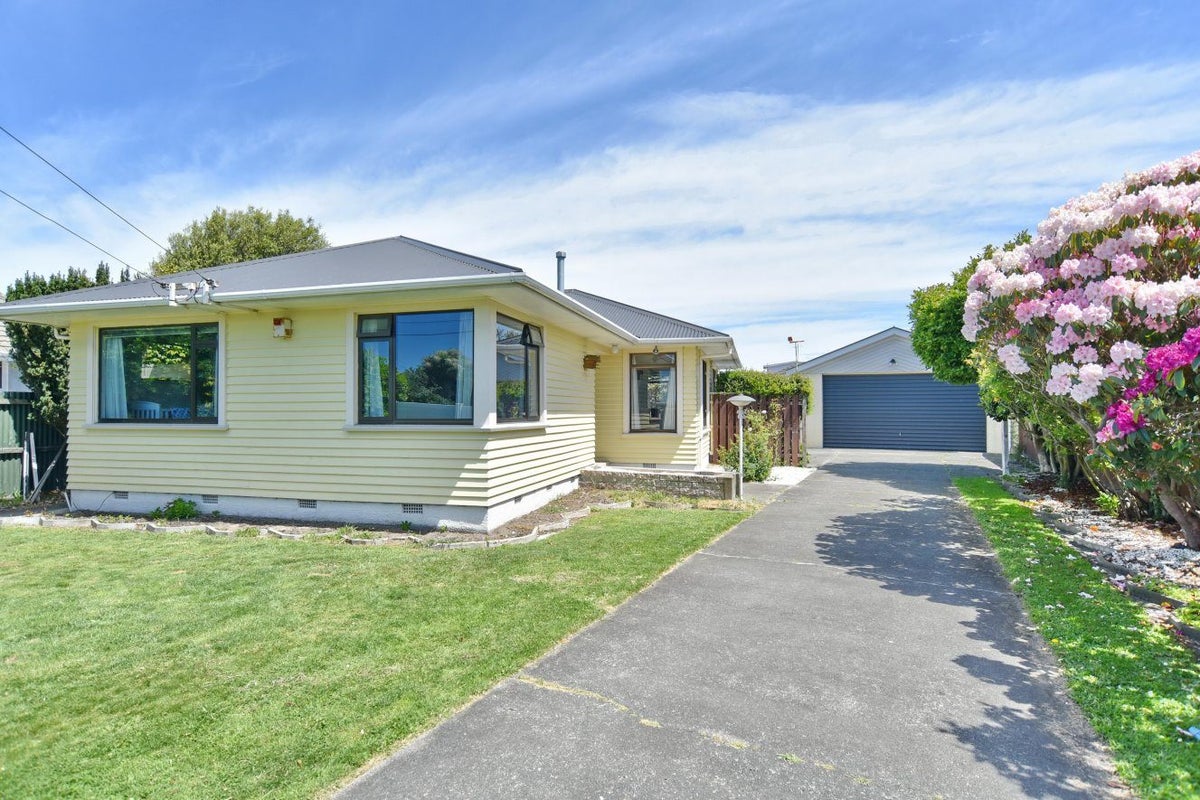 15 Emlyn Place, Avondale, Christchurch - Carousel 1