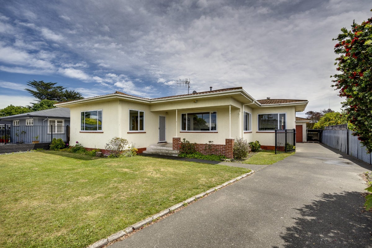 51 Menin Road, Onekawa, Napier - Carousel 2