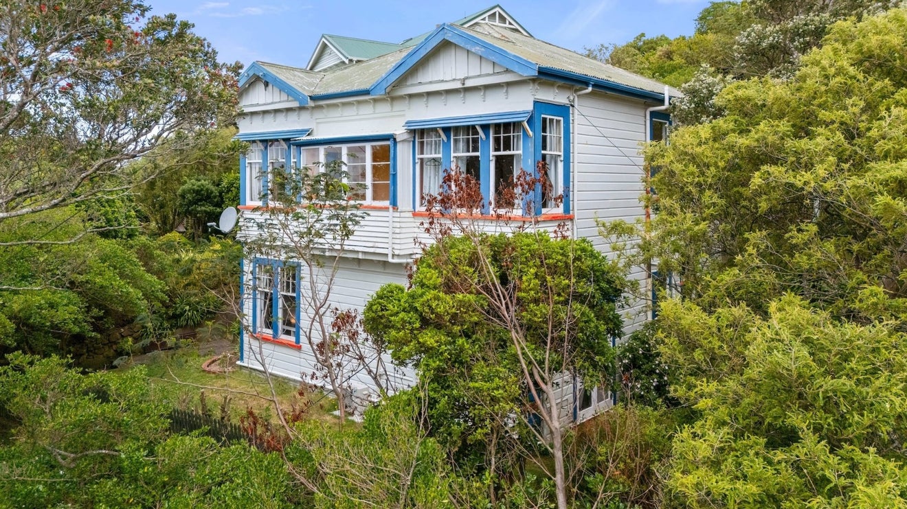 25 Sutherland Crescent, Melrose, Wellington - Carousel 1