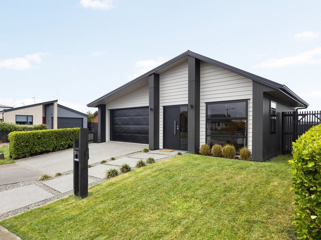13 Lulu Avenue, Chartwell, Hamilton - Carousel 1