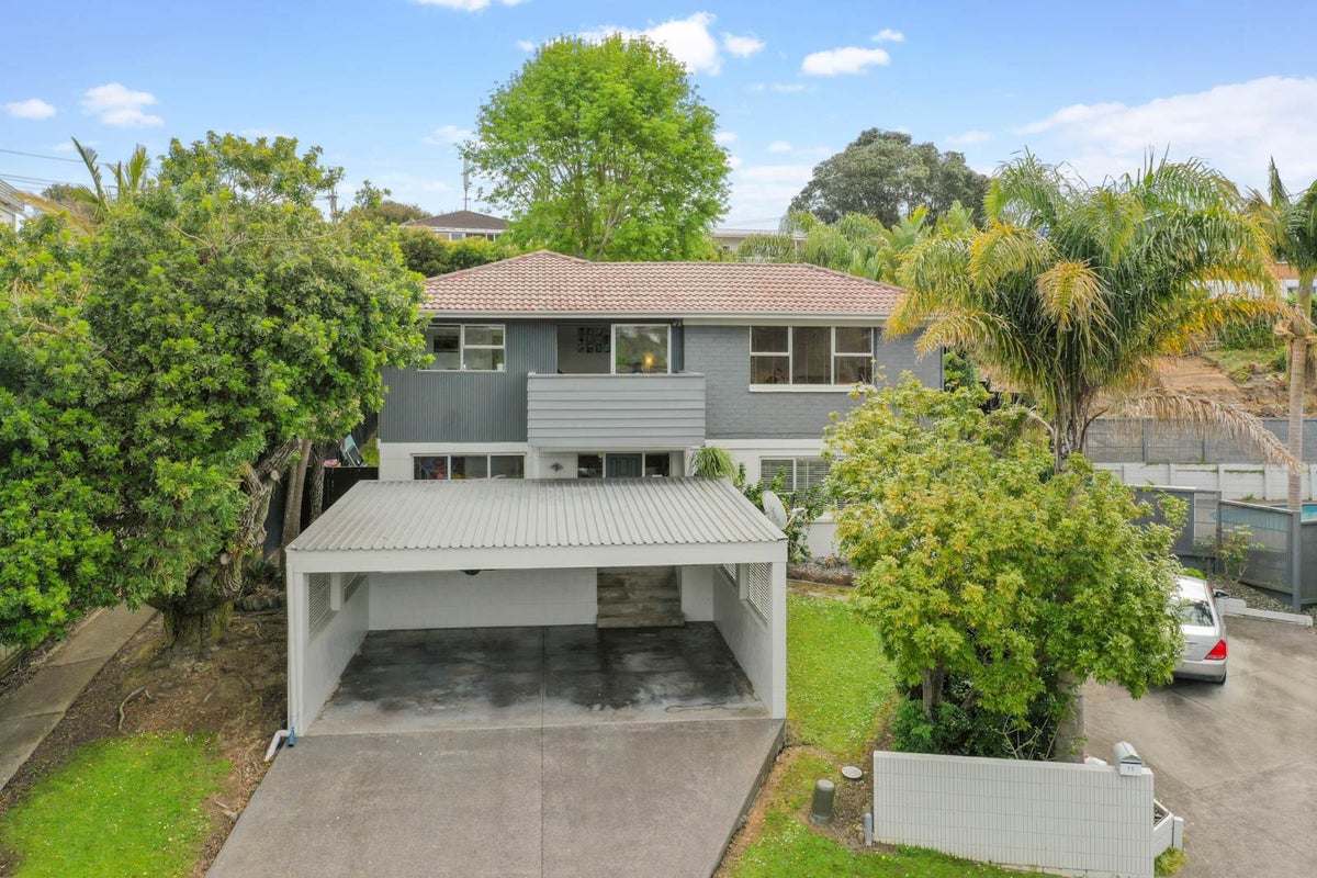16 Regal Place, Forrest Hill, Auckland - Carousel 2