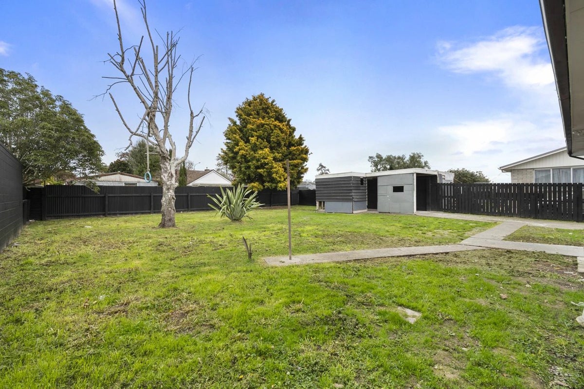 46 Halswell Crescent, Westbrook, Palmerston North - Carousel 24