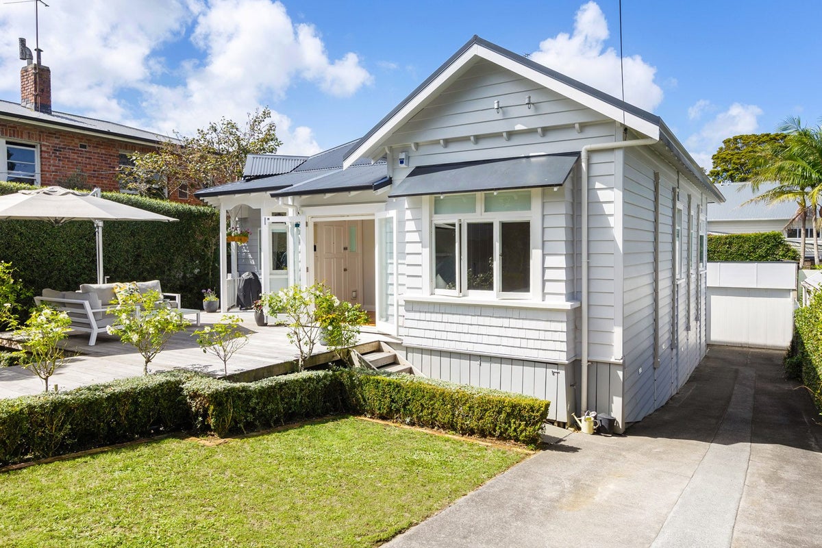 562 Mount Eden Road, Mount Eden, Auckland - Carousel 2