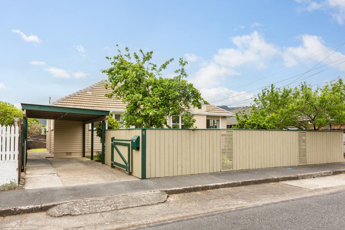 1/6 McCurdy Street, Elderslea, Upper Hutt - Carousel 1