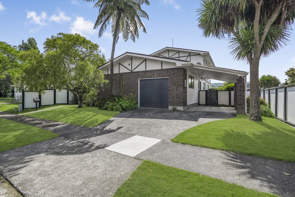 4 McEnroe Grove, Naenae, Lower Hutt - Carousel 1