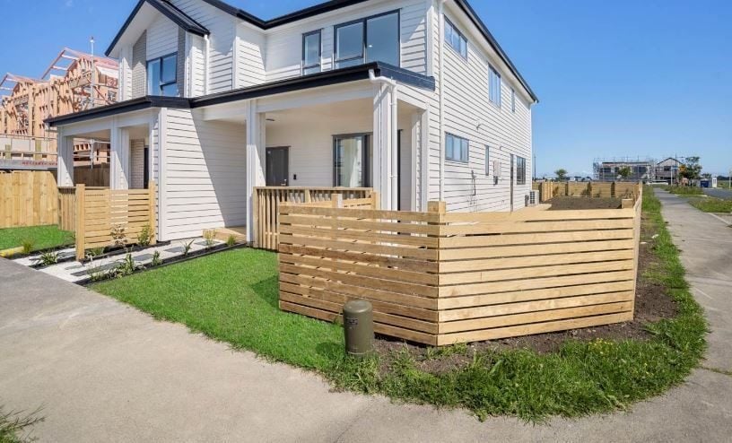 19 Peara Lane, Karaka, Papakura - Carousel 1