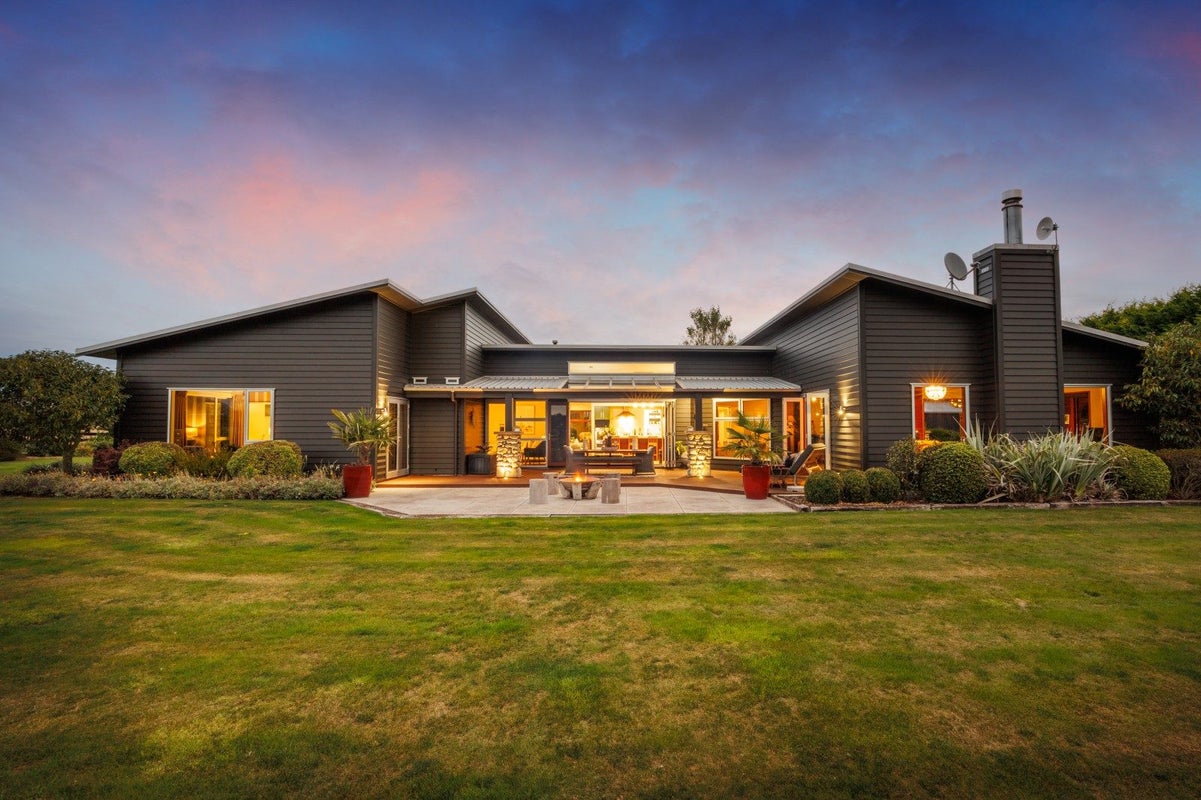 272A Hendersons Line, Palmerston North - Carousel 2