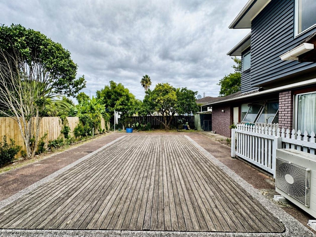 24 Windoma Circle, Manukau, Auckland - Carousel 2