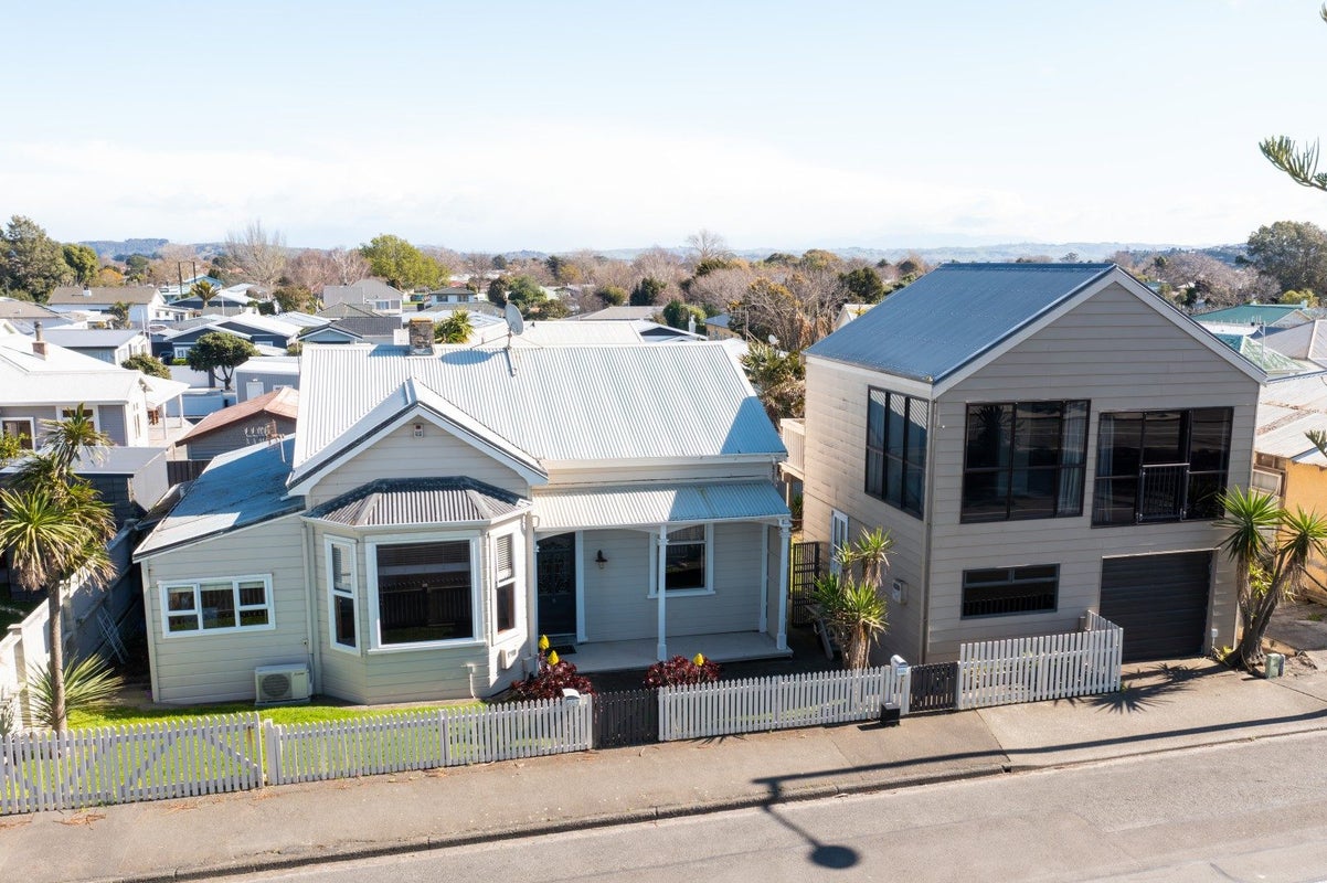 653 Marine Parade, Napier South, Napier - Carousel 1
