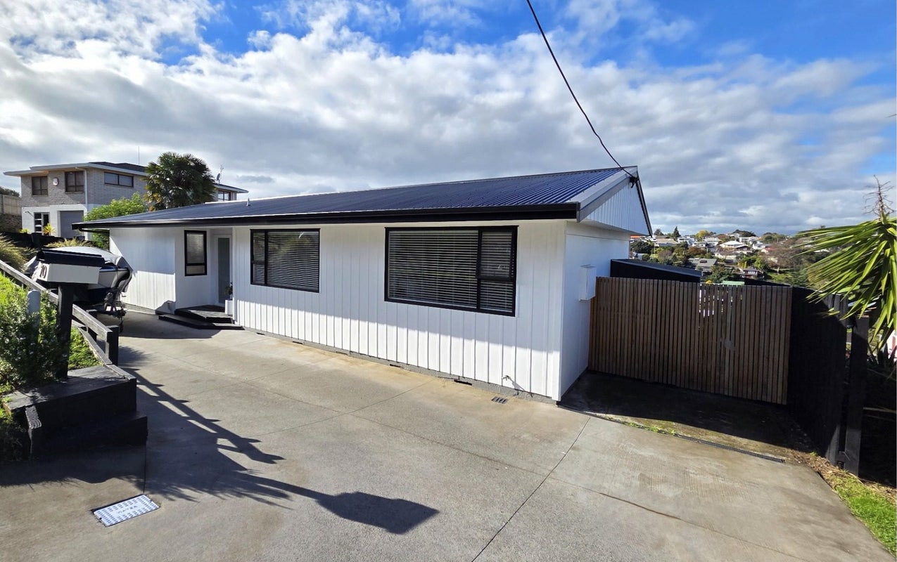 70 Hinewa Road, Otumoetai, Tauranga - Carousel 1