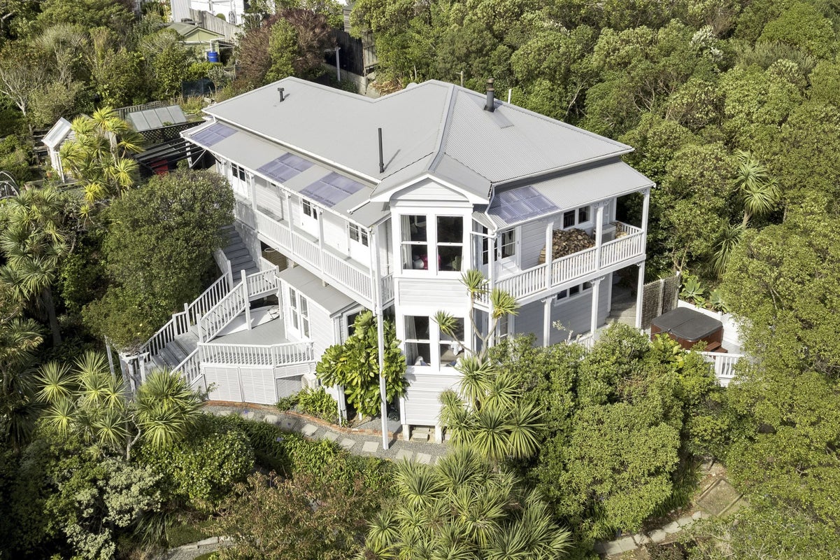 78 Overtoun Terrace, Hataitai, Wellington - Carousel 1
