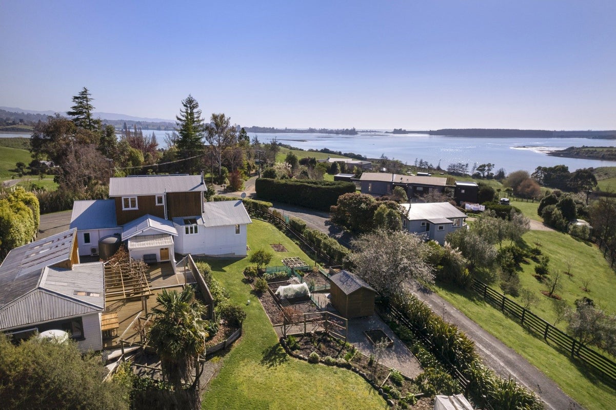 50 Hoddy Road, Redwood Valley - Carousel 2
