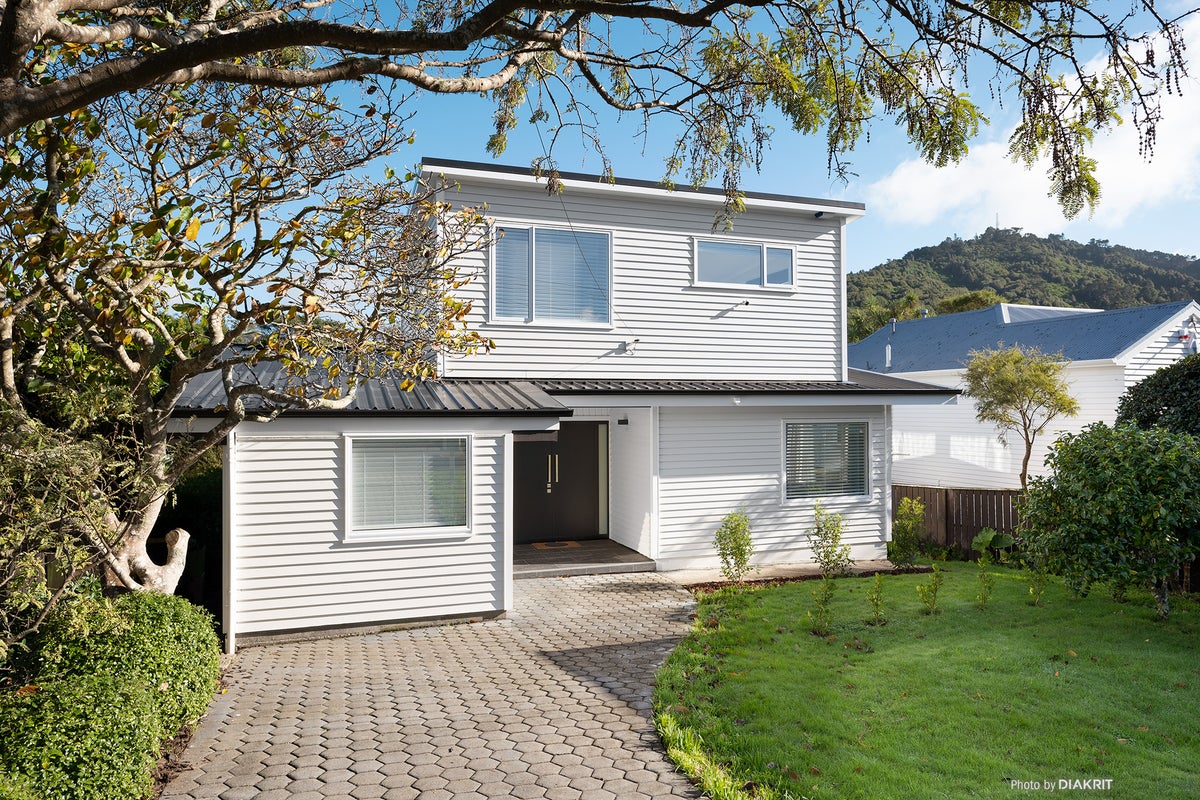 8 Nicholson Road, Khandallah, Wellington - Carousel 1