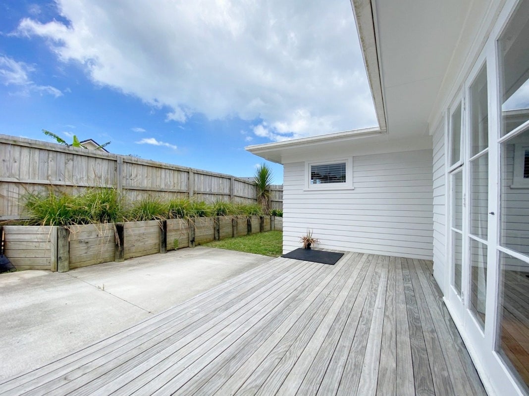 7 Castledine Crescent, Glen Innes, Auckland - Carousel 2