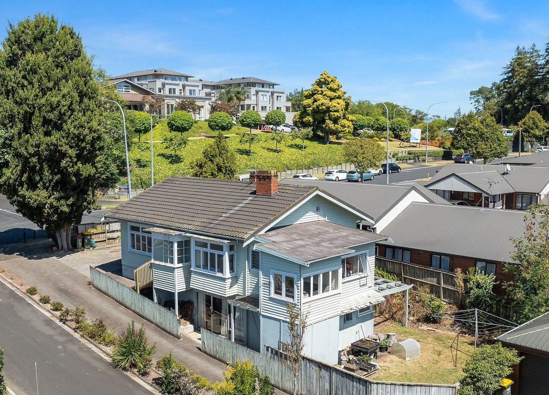 72A Palmerston Street, Hamilton Central, Hamilton - Carousel 1