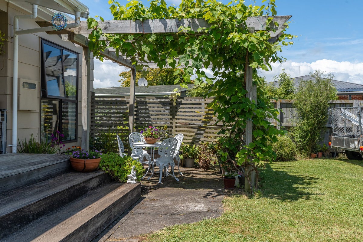 10A MacDonald Road, Glenview, Hamilton - Carousel 2