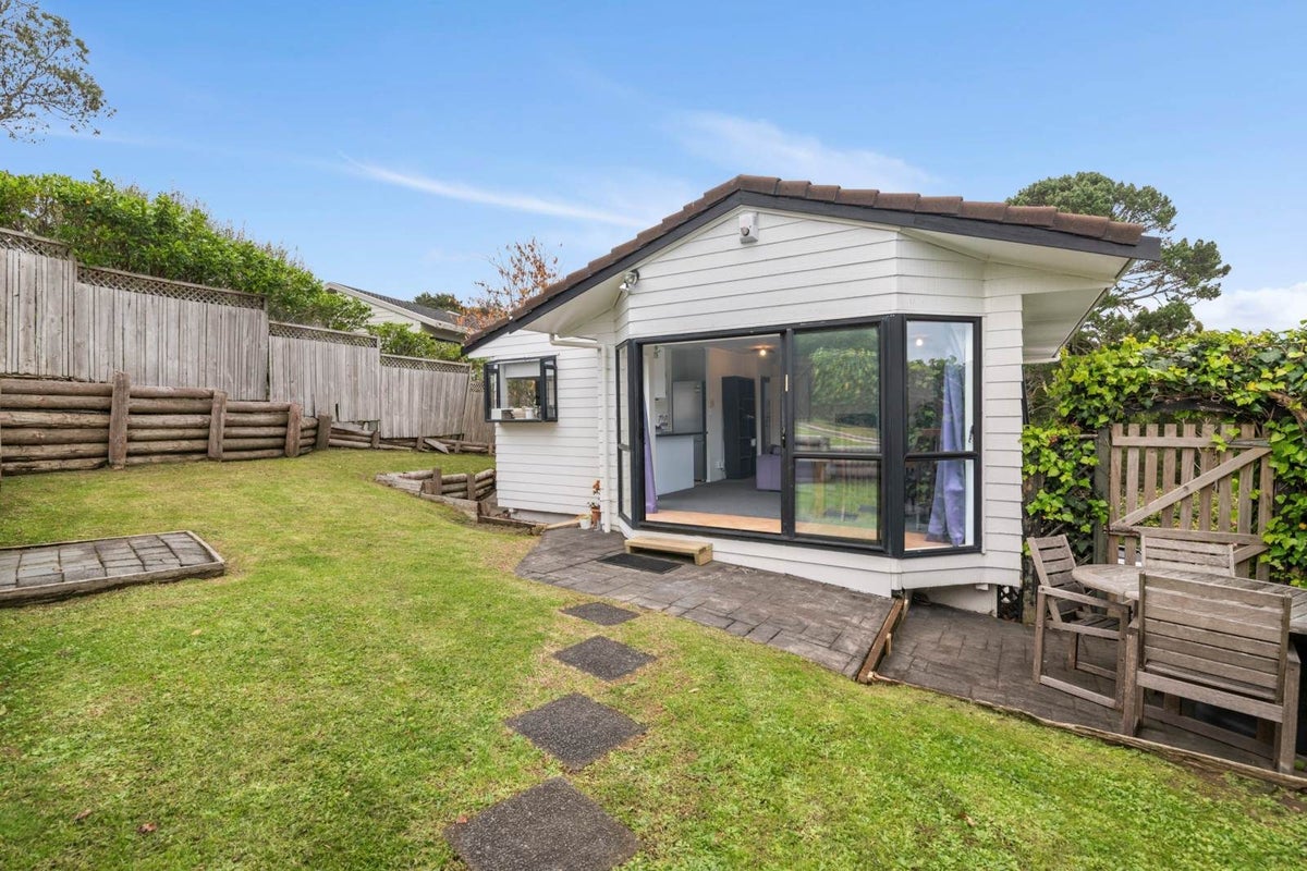 1/20 Anne McLean Drive, Bayview, Auckland - Carousel 2
