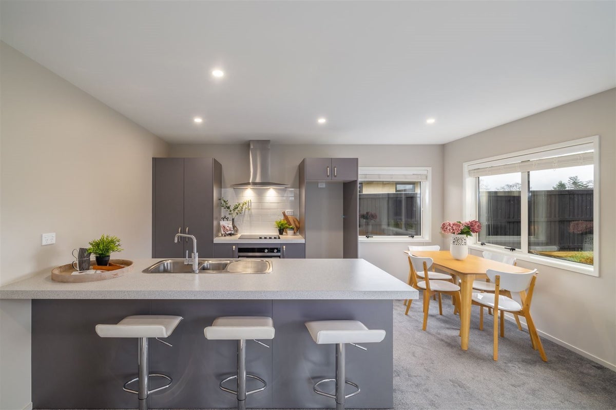 45 Tara Crescent, Woodend, Woodend - Carousel 2