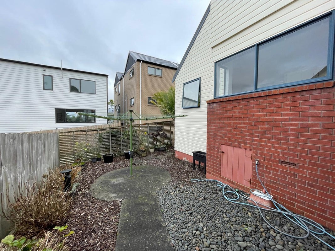 6 Baird Street, Howick, Auckland - Carousel 13