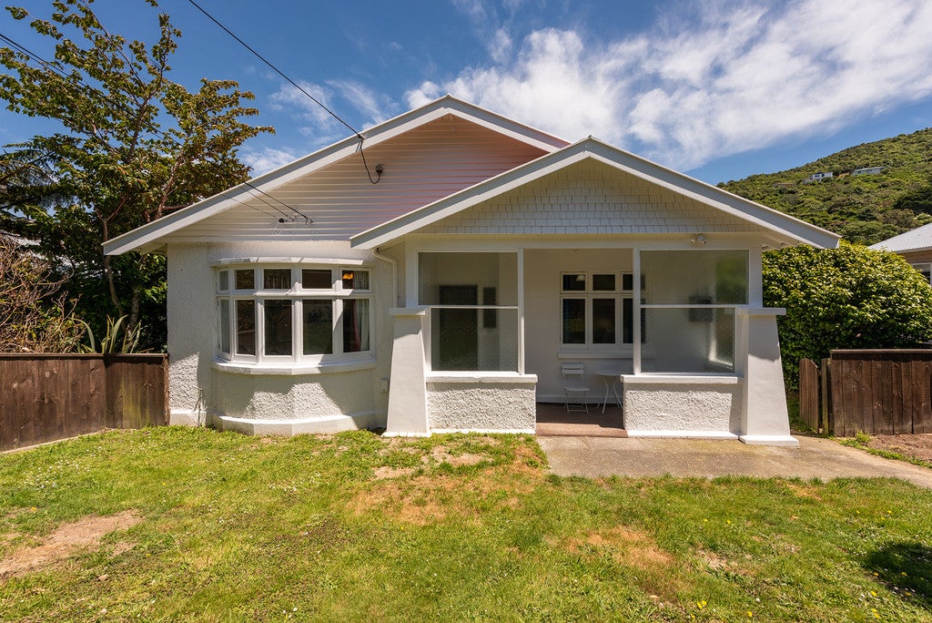 85 Parkvale Road, Karori, Wellington - Carousel 1