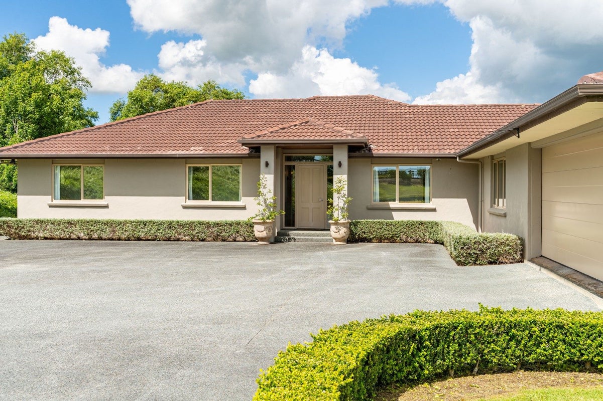 91 Whaka Street, Maungaturoto, Maungaturoto - Carousel 2