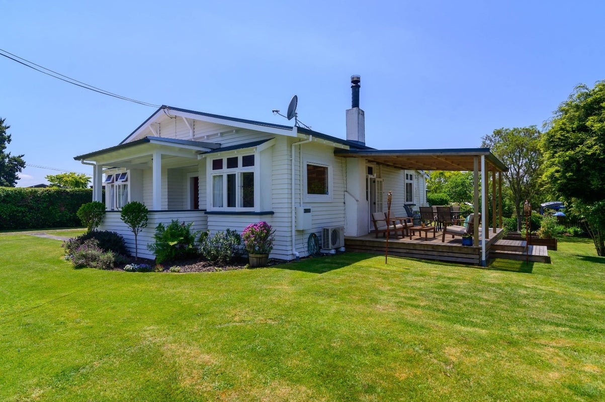 21 School Road, Ngongotaha, Rotorua - Carousel 1