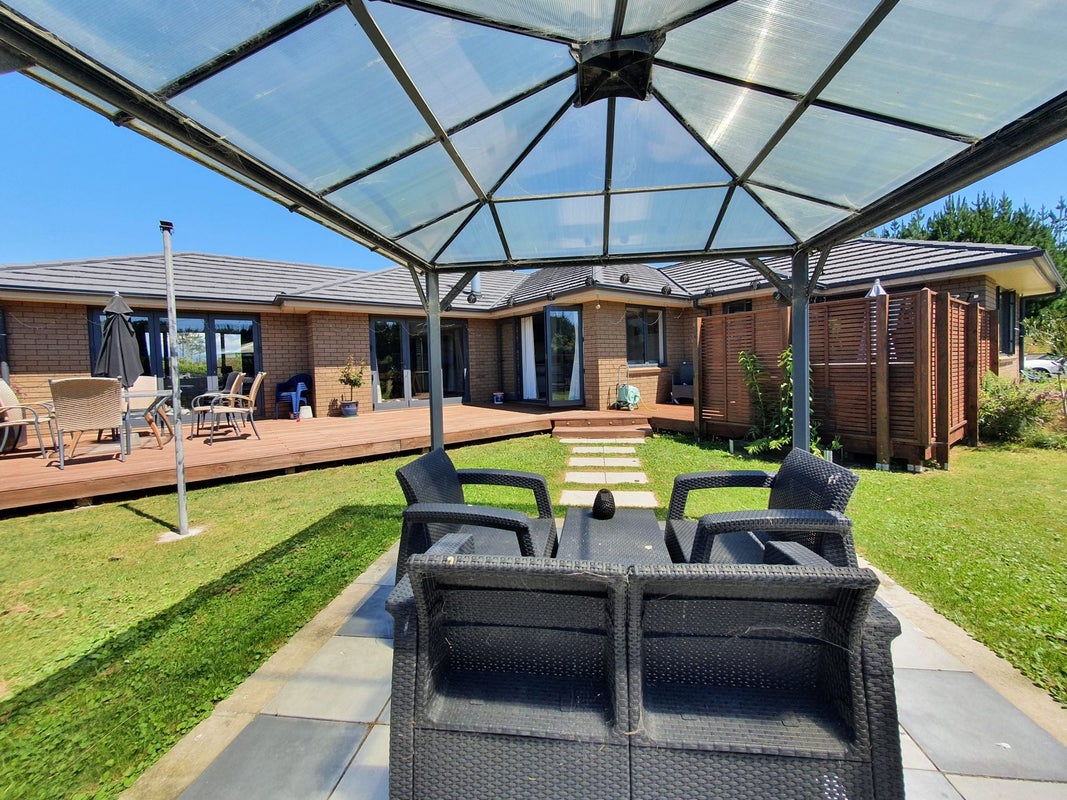 31 Kanuka Drive, Waitarere, Levin - Carousel 1