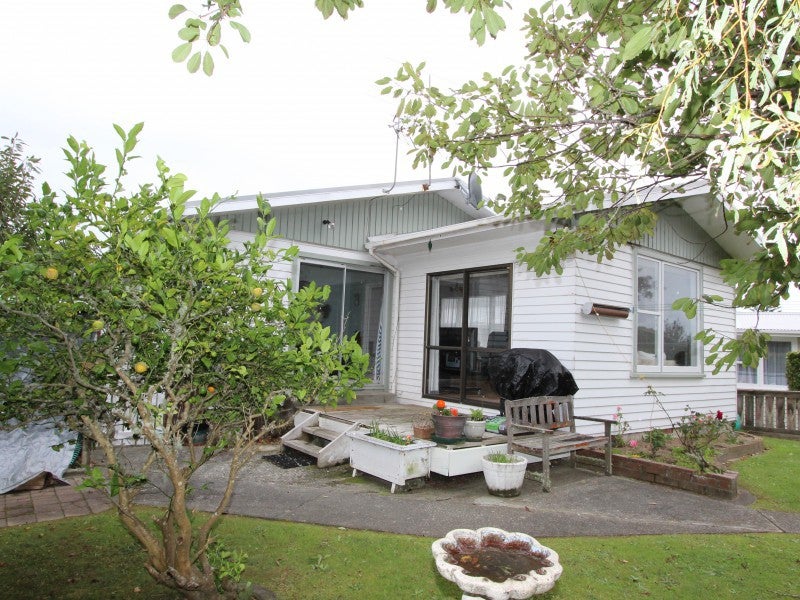 11 Rose Street, Ranui, Porirua - Carousel 1