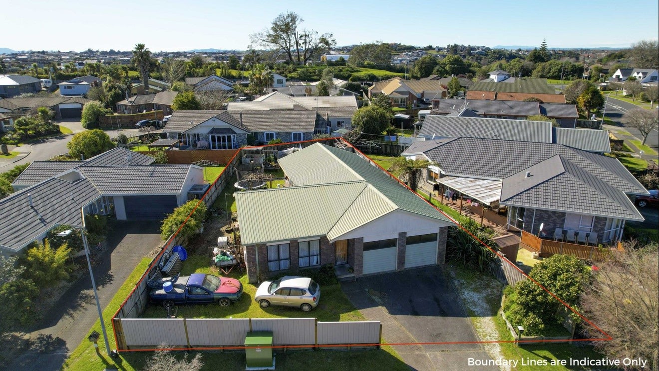 31 Moreland Avenue, Pukete, Hamilton - Carousel 2