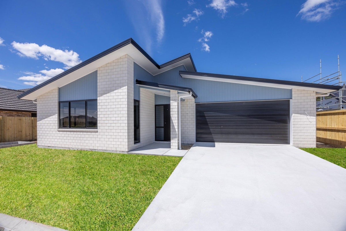 14 Korako Lane, Baverstock, Hamilton - Carousel 1