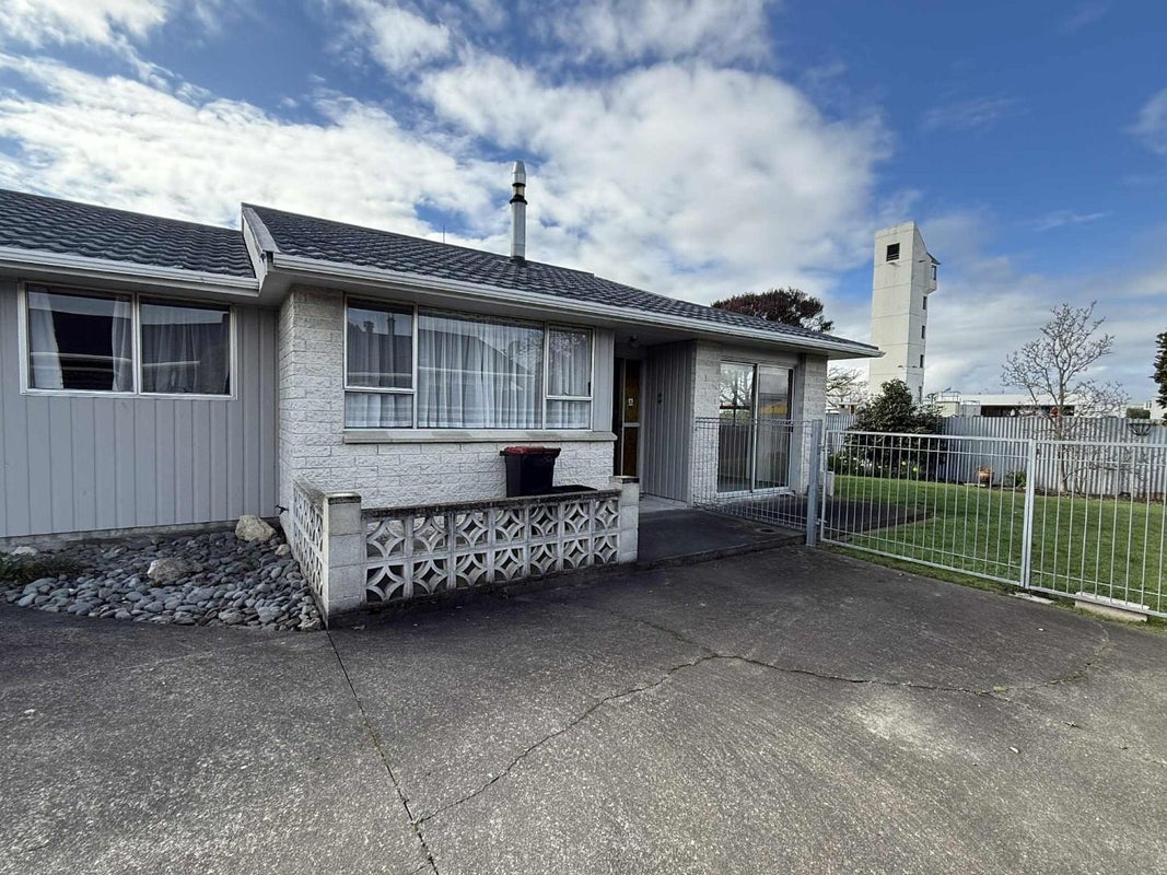 2/112 McLeod Street, Camberley, Hastings - Carousel 1