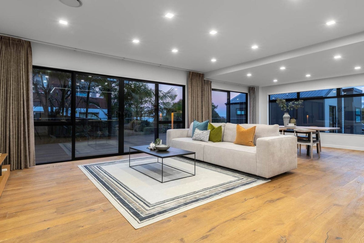 3A Montana Avenue, Murrays Bay, Auckland - Carousel 2