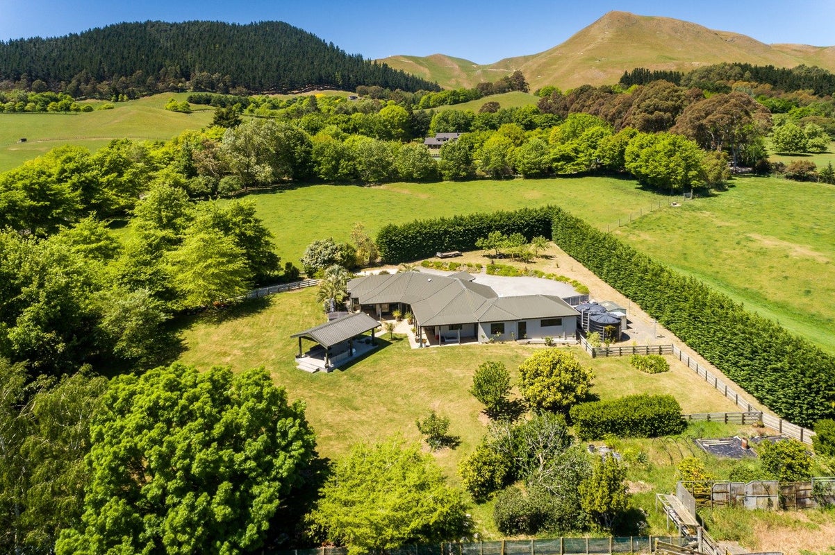 100 Cohrs Road, Poukawa, Hastings - Carousel 1