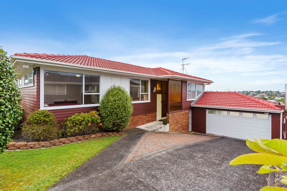 24 Trevola Street, New Windsor, Auckland - Carousel 1