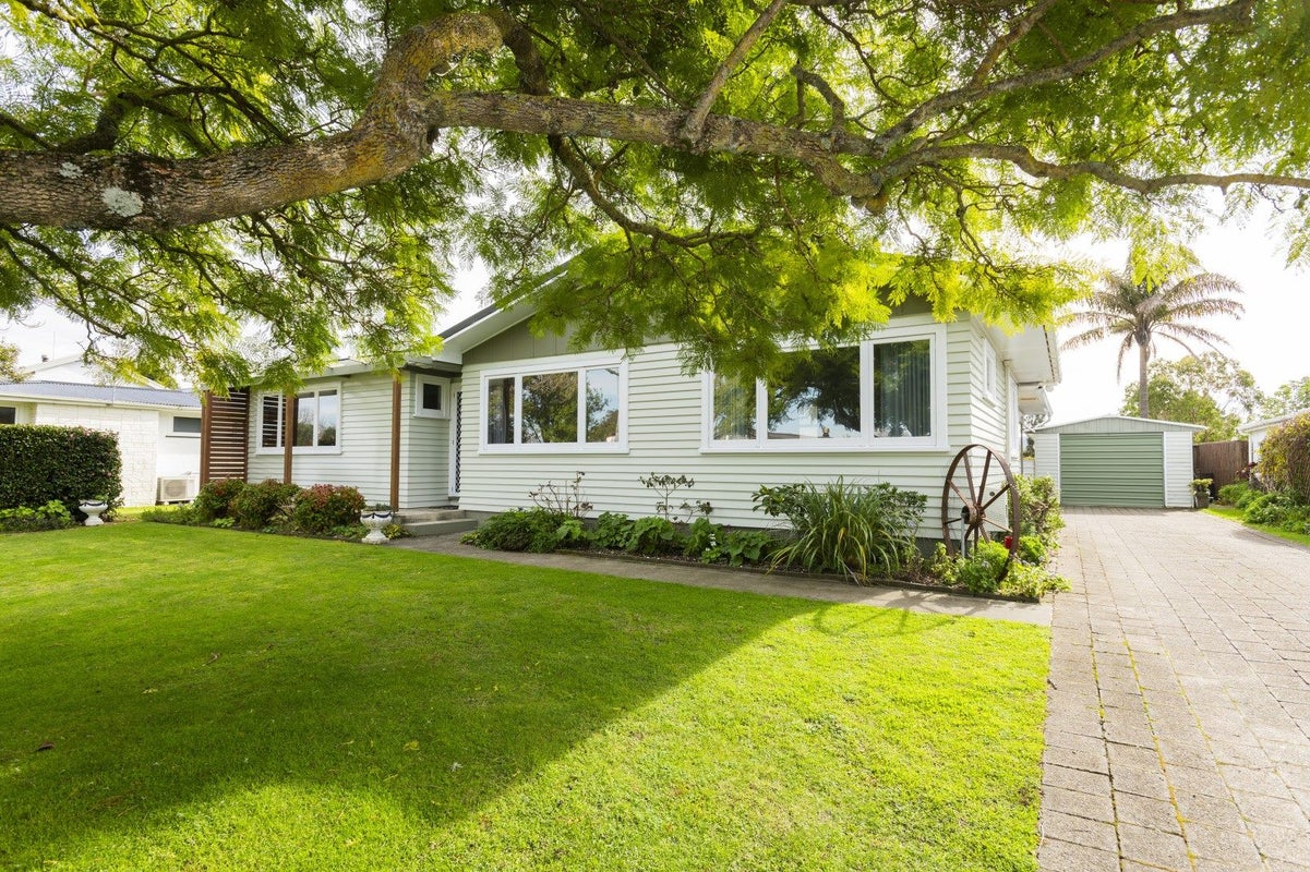 1033 Aberdeen Road, Te Hapara, Gisborne - Carousel 1