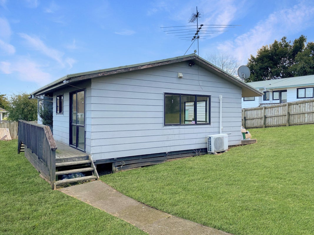 20 Galilee Avenue, Red Hill, Papakura - Carousel 1