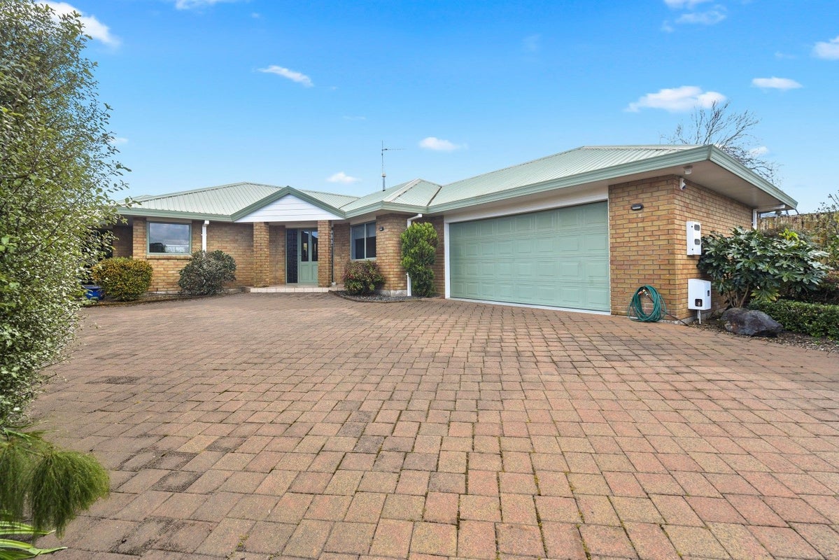 10 Guernsey Place, Grandview Heights, Hamilton - Carousel 2