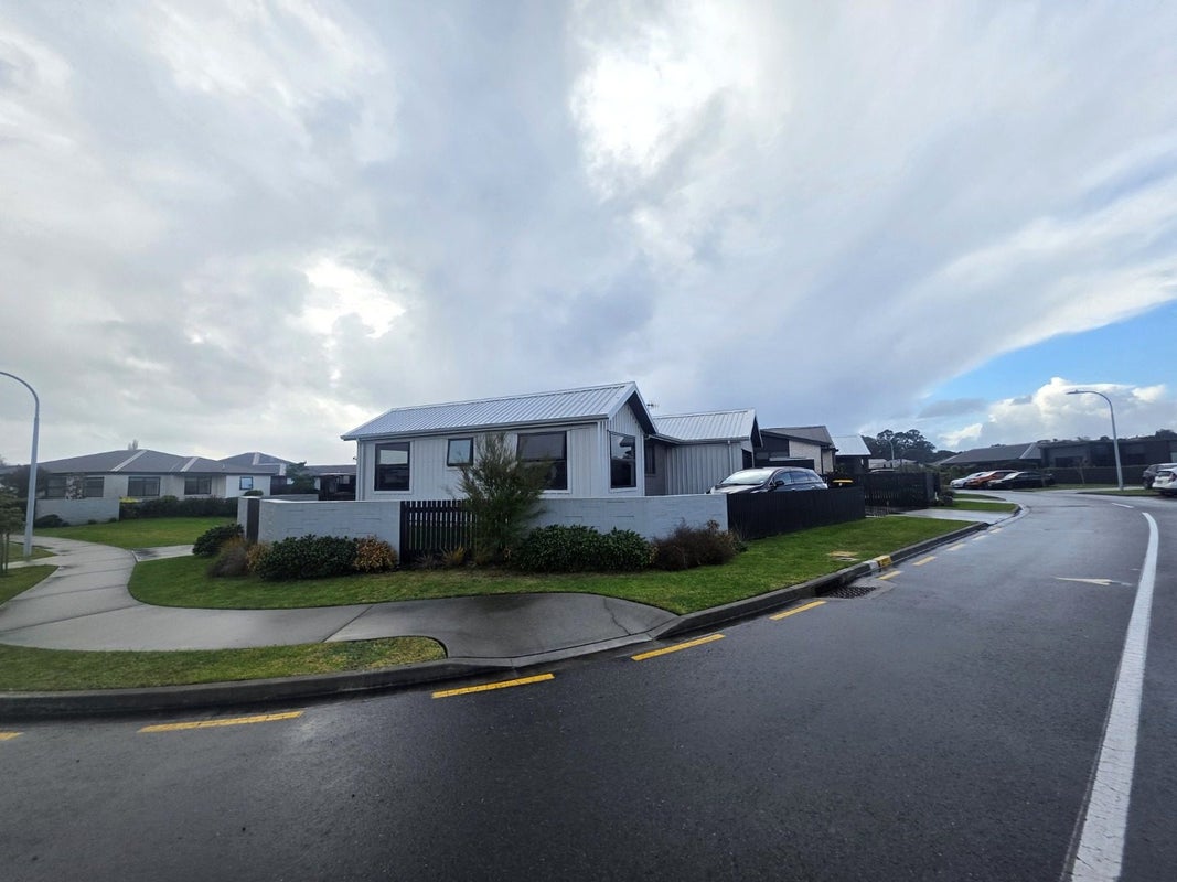 1 Tangaroa Place, Poike, Tauranga - Carousel 2