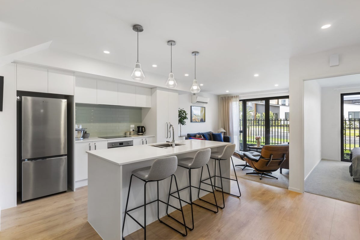 1/6 Unga Place, Beachlands, Auckland - Carousel 1