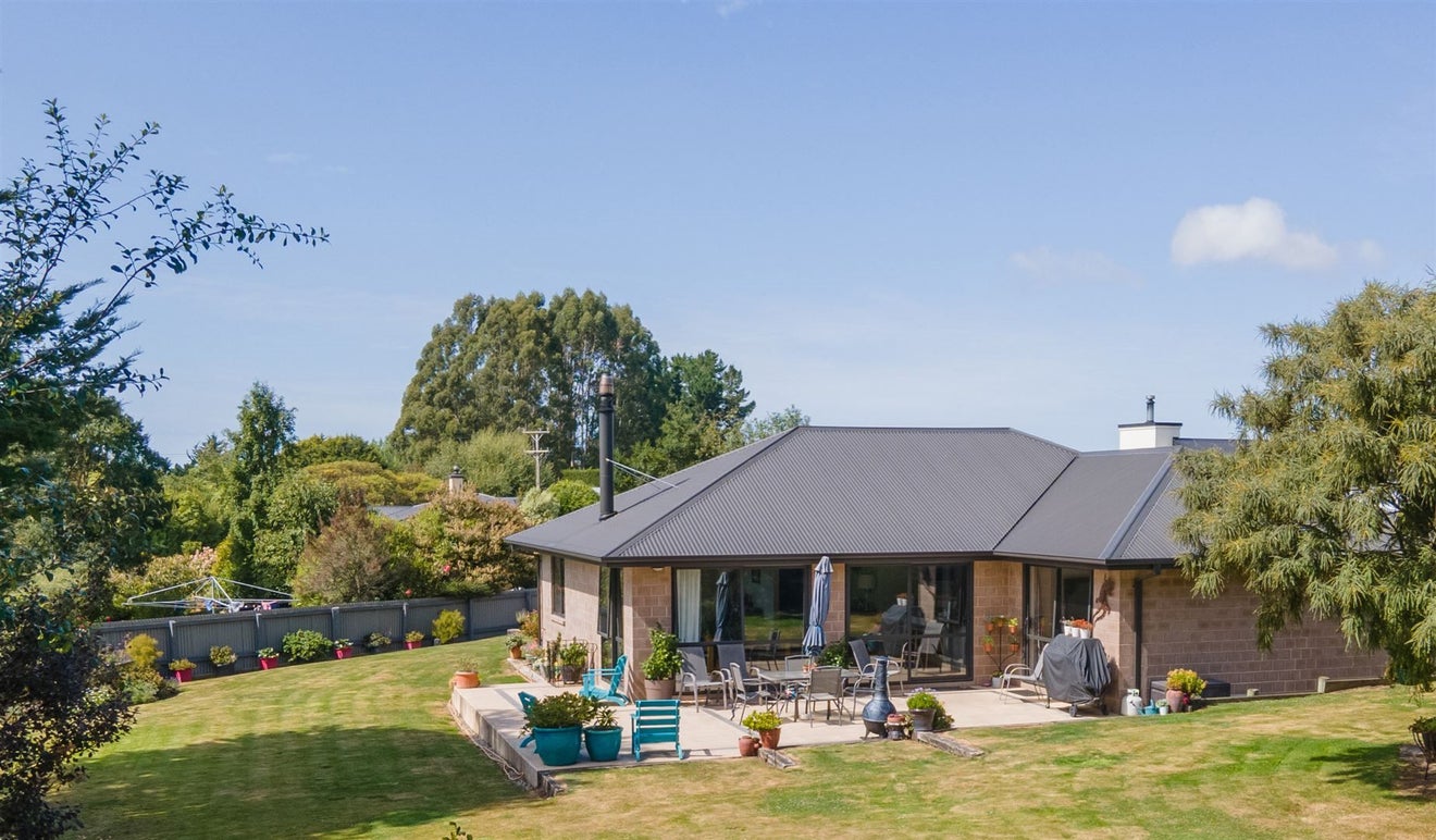 1A Gordon Street, Weston, Oamaru - Carousel 16