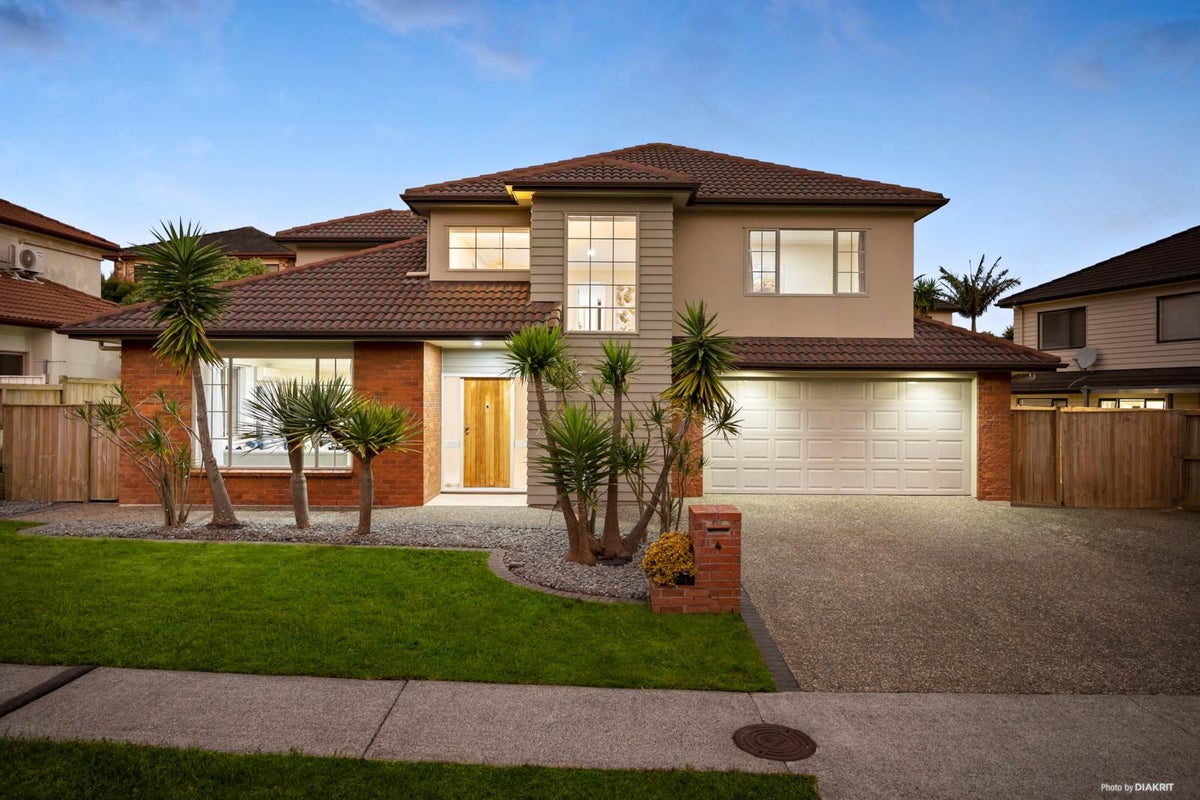 4 Carbisdale Road, Flat Bush, Auckland - Carousel 2