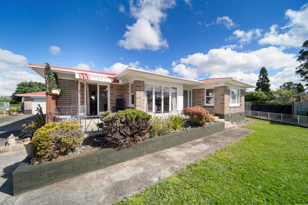 13 Fausett Avenue, Pukekohe, Pukekohe - Carousel 1