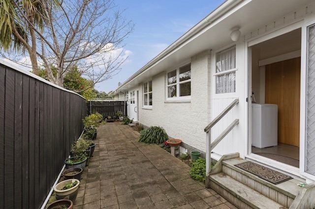 2/53 Ludlam Crescent, Woburn, Lower Hutt - Carousel 17