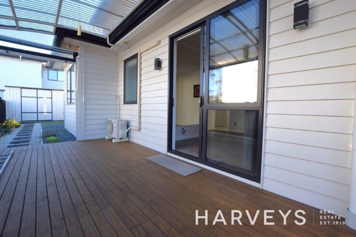 52 Mettam Drive, Swanson, Auckland - Carousel 1