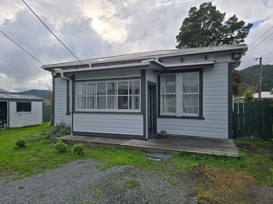95 Rata Street, Naenae, Lower Hutt - Carousel 1
