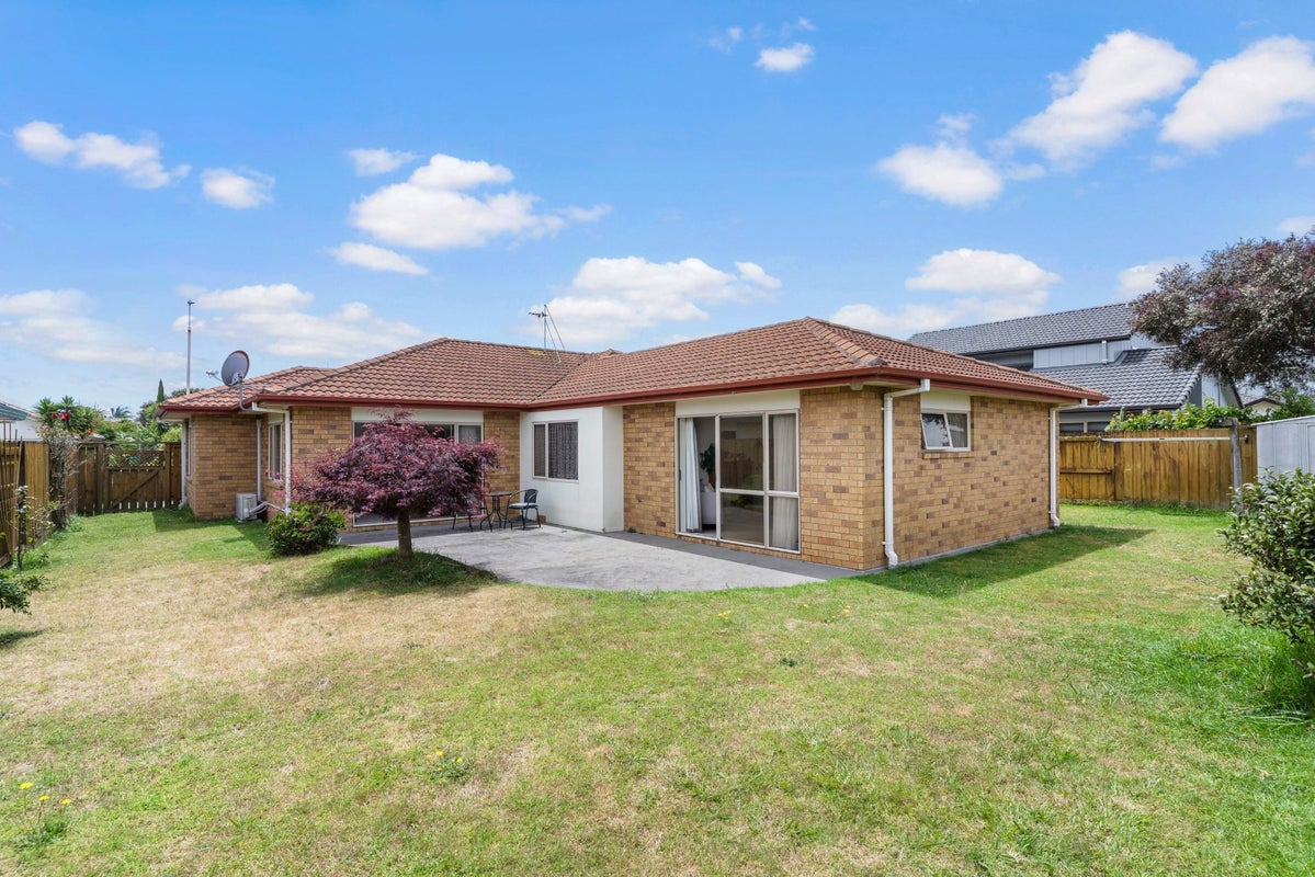 5 Aspen Place, Papamoa Beach, Papamoa - Carousel 2