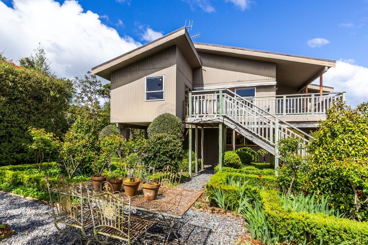 26 Harvey Street, Waipahihi, Taupo - Carousel 1