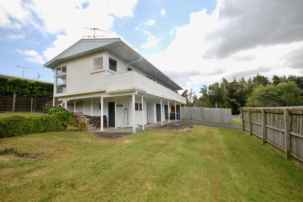 1 Lenihan Street, Northcote, Auckland - Carousel 2