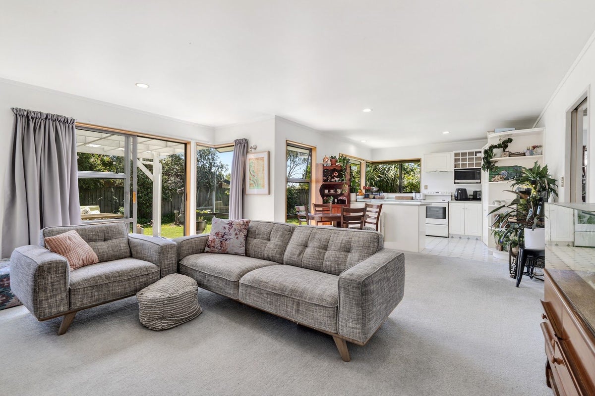 15 Albizia Place, Richmond - Carousel 2